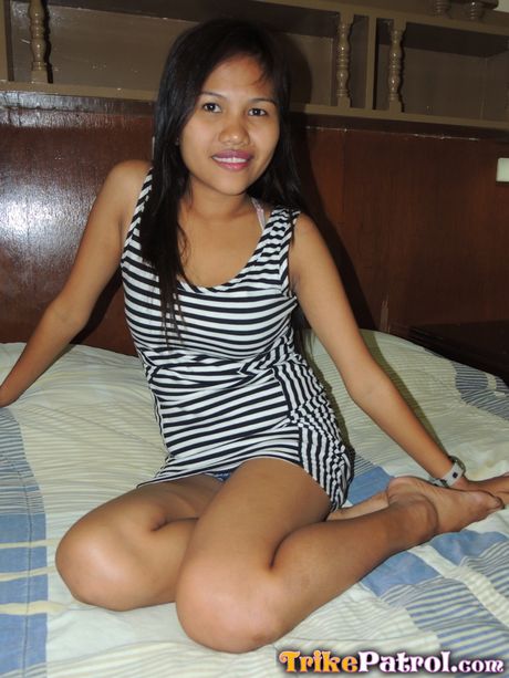 Asian teen Mishelle gets her hairy pussy fucked by a horny guy