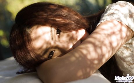 Superb japanese cutie Ryo Shinohara reveals her ass